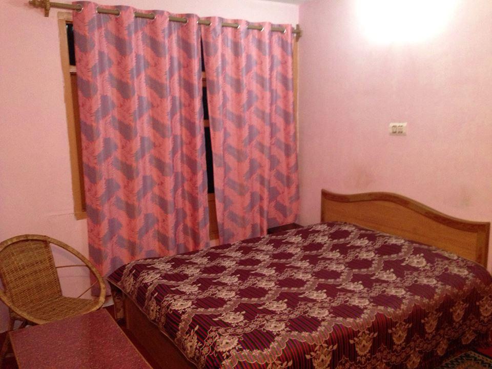 Srīnagar Asif Guest House الغرفة الصورة