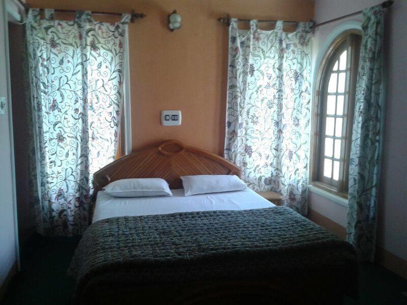 Srīnagar Asif Guest House الغرفة الصورة